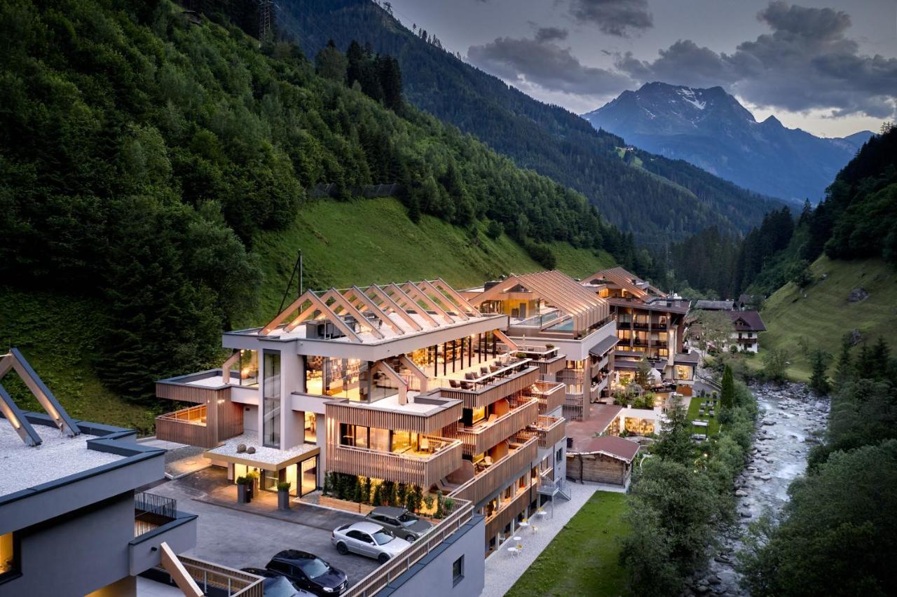 Zillergrundrock Luxury Mountain Resort Mayrhofen Extérieur photo
