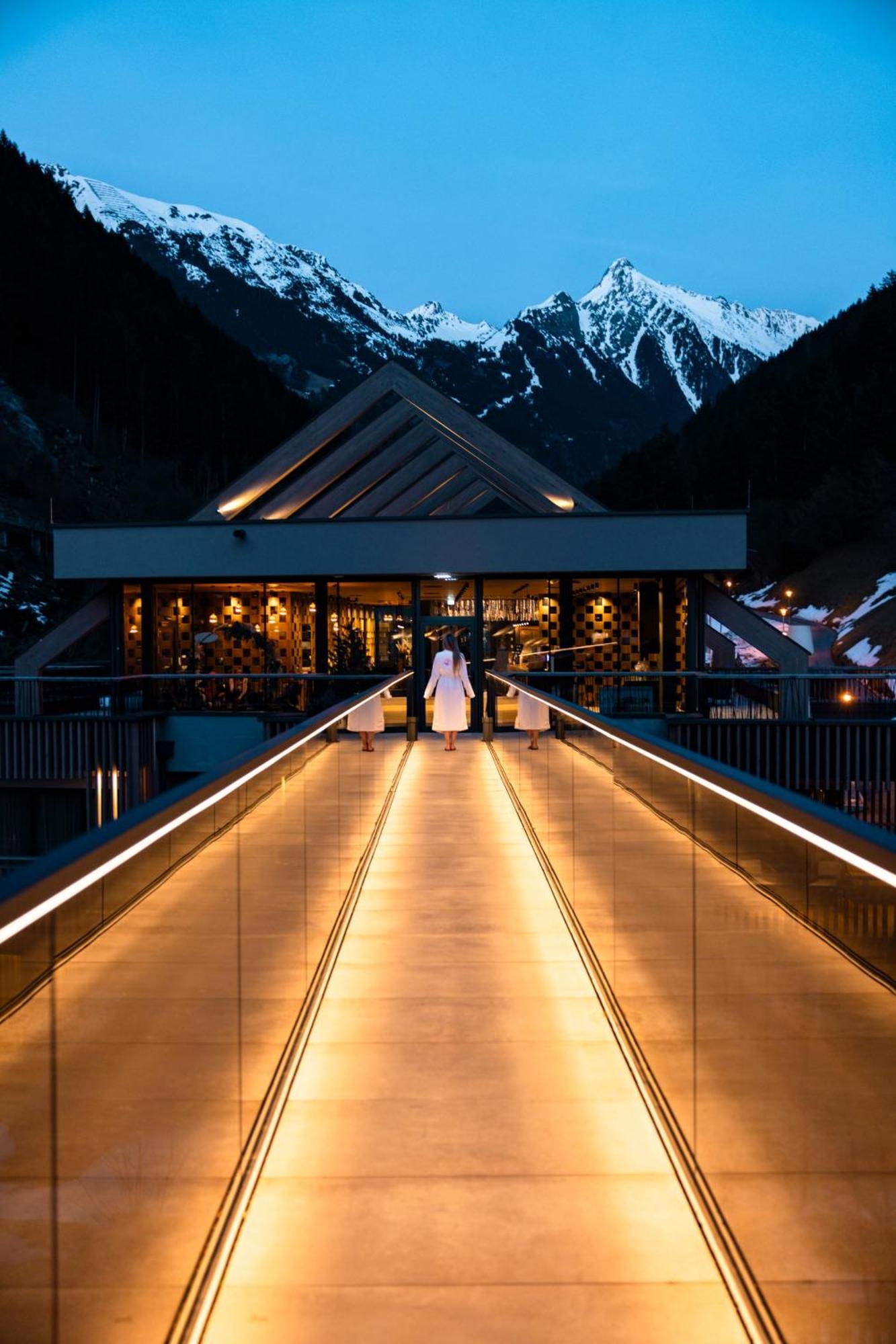Zillergrundrock Luxury Mountain Resort Mayrhofen Extérieur photo