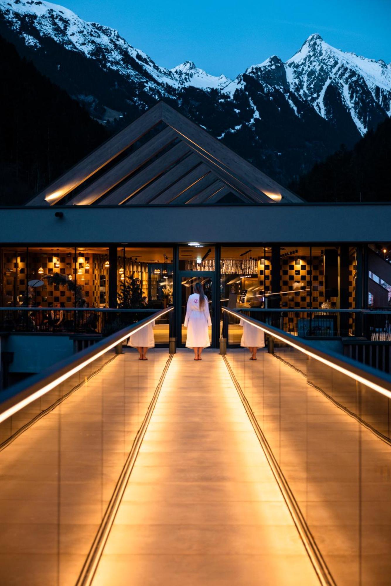Zillergrundrock Luxury Mountain Resort Mayrhofen Extérieur photo